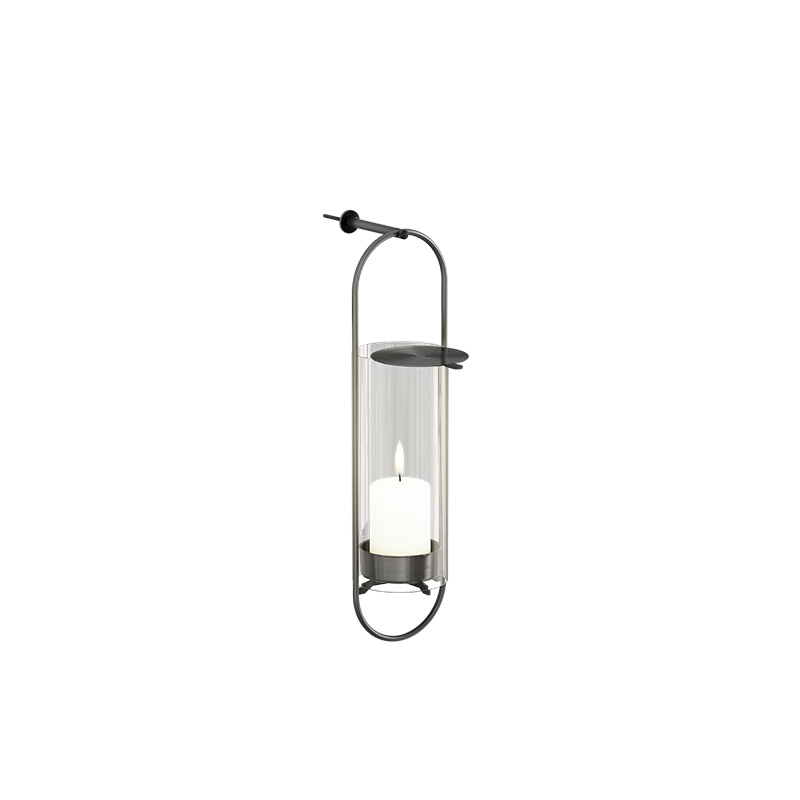 OVAL CANDLE Wandhalter schwarz Eine Darstellung einer schwarzen Wandleuchte mit einem Glasschirm, die die 00285 OVAL CANDLE Wandhalterung in Schwarz als zentrales und zweckmäßiges Element zeigt.