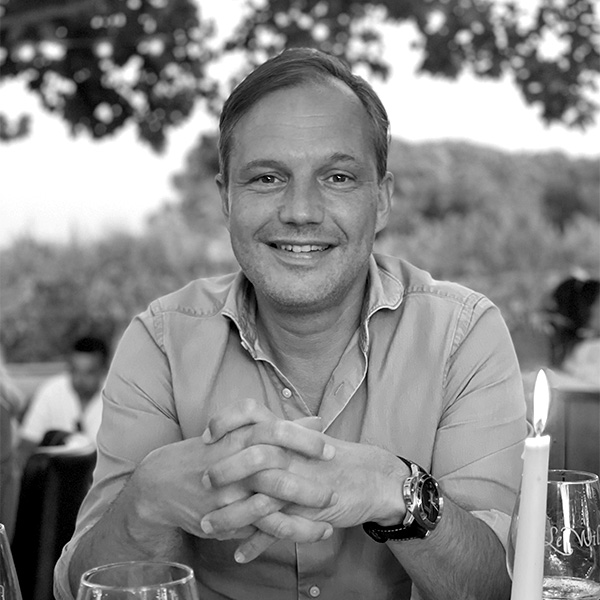 Scène montrant un homme