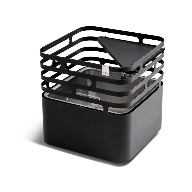 A view of a black lunch box with a handle and a handle, with the CUBE Plancha.