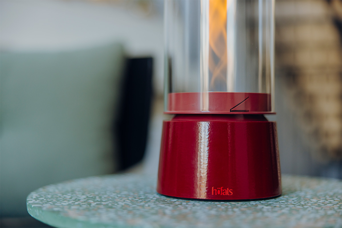 SPIN air 1200 Tabletop Fireplace enamel red Experience a red Spin air on a table with the refined touch of the 00814 Spin Air 1200 Tablefire Emaille red