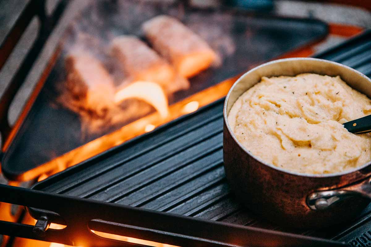 CUBE Plancha The photo presents a mug of mas mas mas mas mas mas mas mas mas mas mas mas mas mas mas mas mas mas, with the CUBE Plancha.