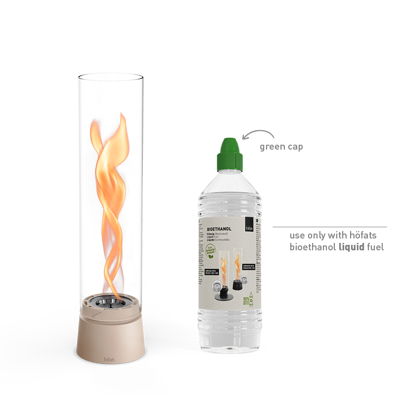 SPIN air 1200 Tischfeuer sand Studiobild, daneben Bioethanol flüssig Studiobild