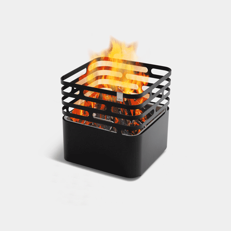 An animated picture showing the Cube Firebasket with its different accessories.