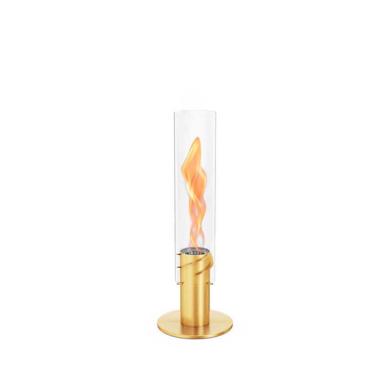 Ein Blick auf ein goldfarbenes Metall und Tischfeuer mit einer Flamme, auf dem SPIN 900 Standerhöhung in Gold.