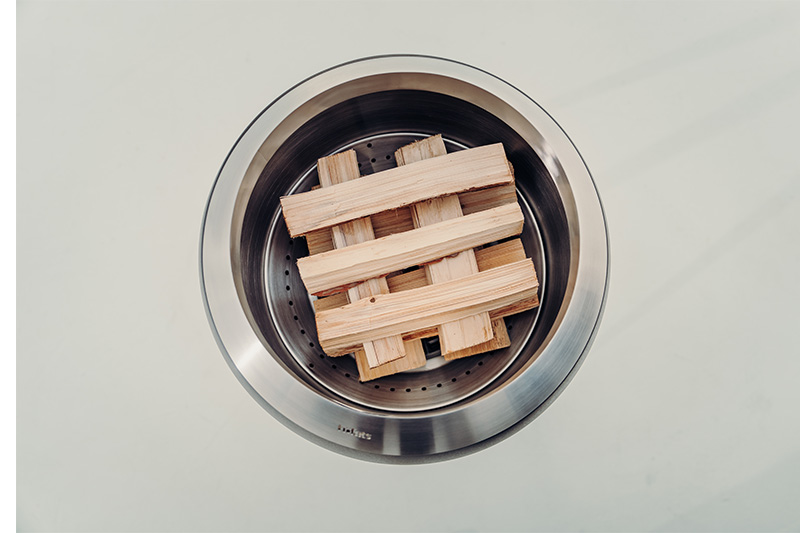 Une image de la MOON vue de haut avec des blocs de bois dedans