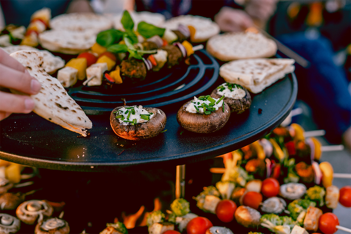 BOWL 57 Sear Grate Erlebe einen Teller Essen mit der raffinierten Note des 00613 Bowl 57 Sear Grate Warming.