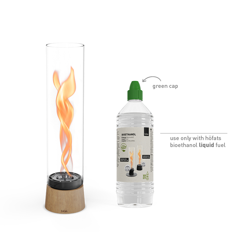 SPIN air 1200 Tischfeuer Eiche Studiobild, daneben Bioethanol flüssig Studiobild.