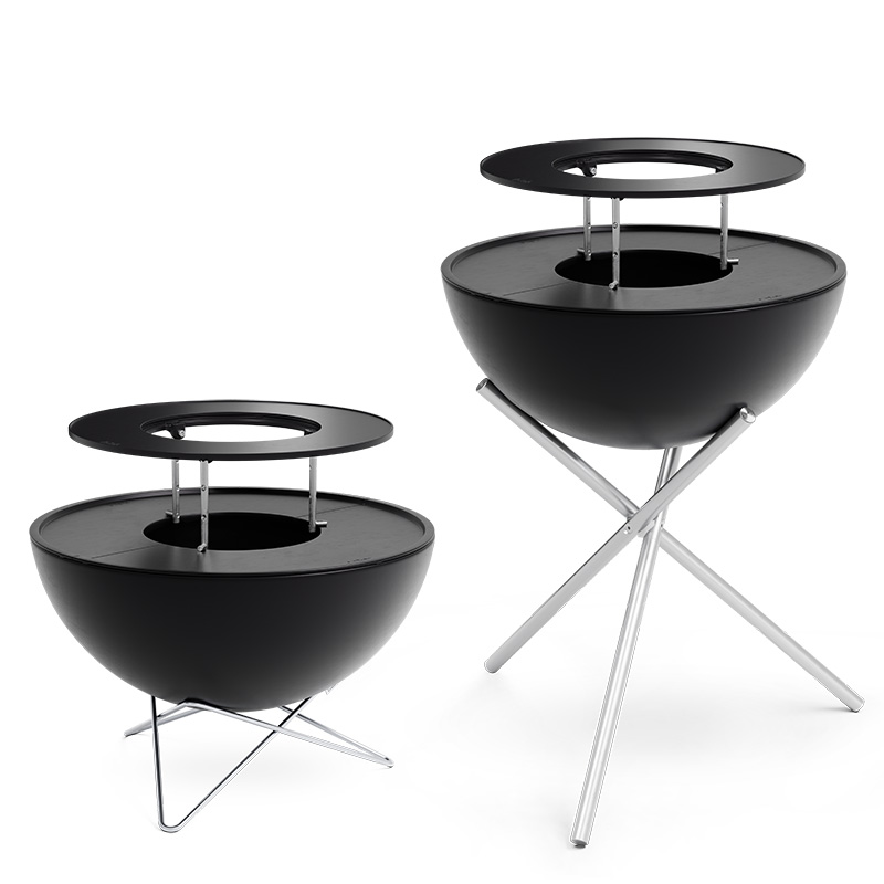 BOWL 70 Anneau Chauffant Deux bols de feu en métal noir, enrichis par la présence de l'Anneau Réchauffant 00617 BOWL 70, qui allie design et utilité.