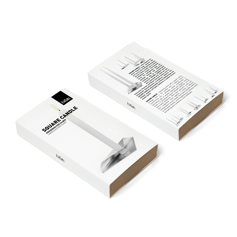 Élégant et fonctionnel, l'emballage du bougeoir carré apporte un élément raffiné à l'environnement.