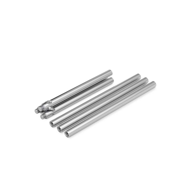 BOWL 57 Trépied Découvrez une paire de tiges en acier inoxydable sur un fond blanc avec la touche raffinée du trépied BOWL 57.