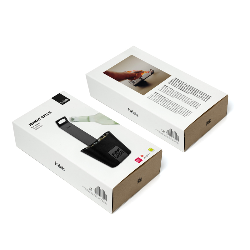 Stilvoll und zweckmäßig, verleiht die Verpackung des Johnny Catch Cup Black eine raffinierte Note der Umgebung.