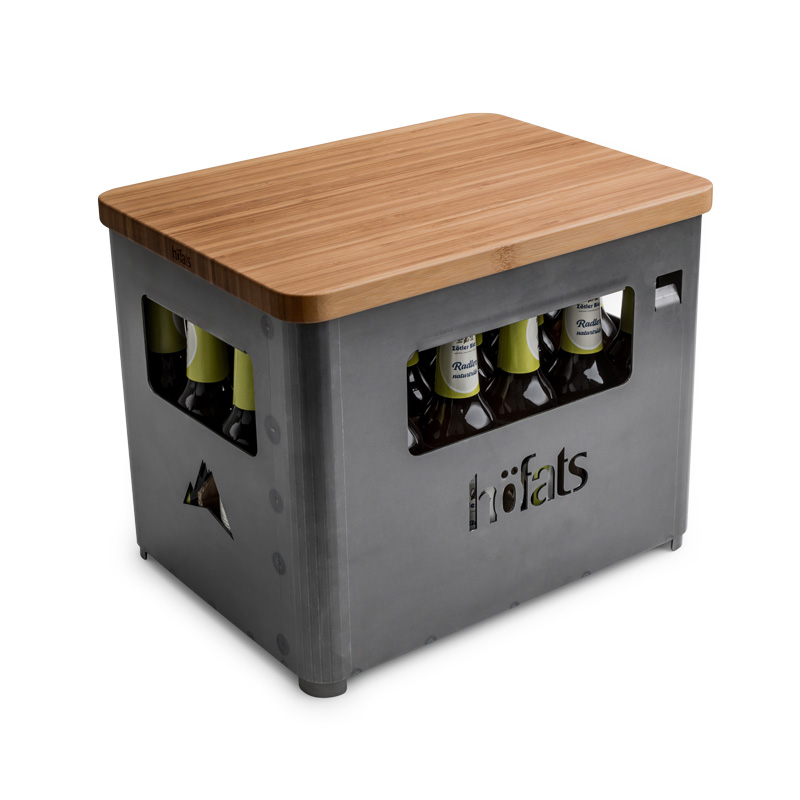 BEER BOX Auflagebrett Eine hölzerne Kiste mit zwei Flaschen Bier, die Beer Box Brett, ergänzt den Moment mit ihrem durchdachten Design.
