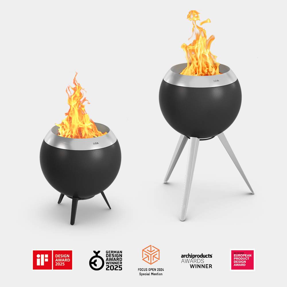 Un brasero avec une flamme au sommet et un feu au milieu